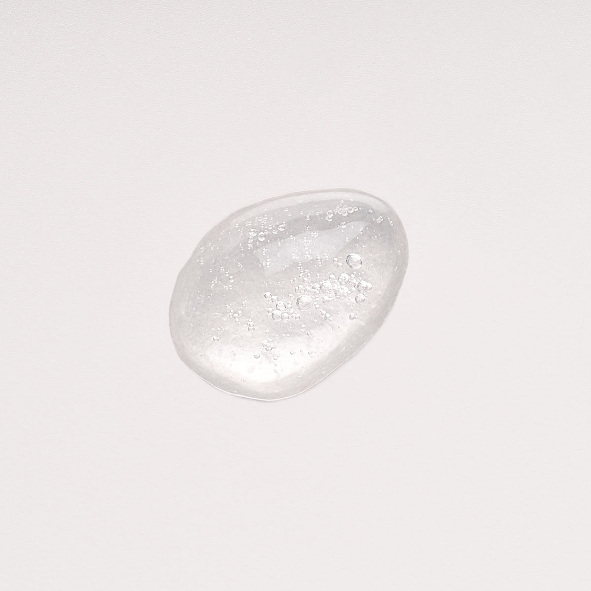 GELÉE NETTOYANTE DÉMAQUILLANTE
