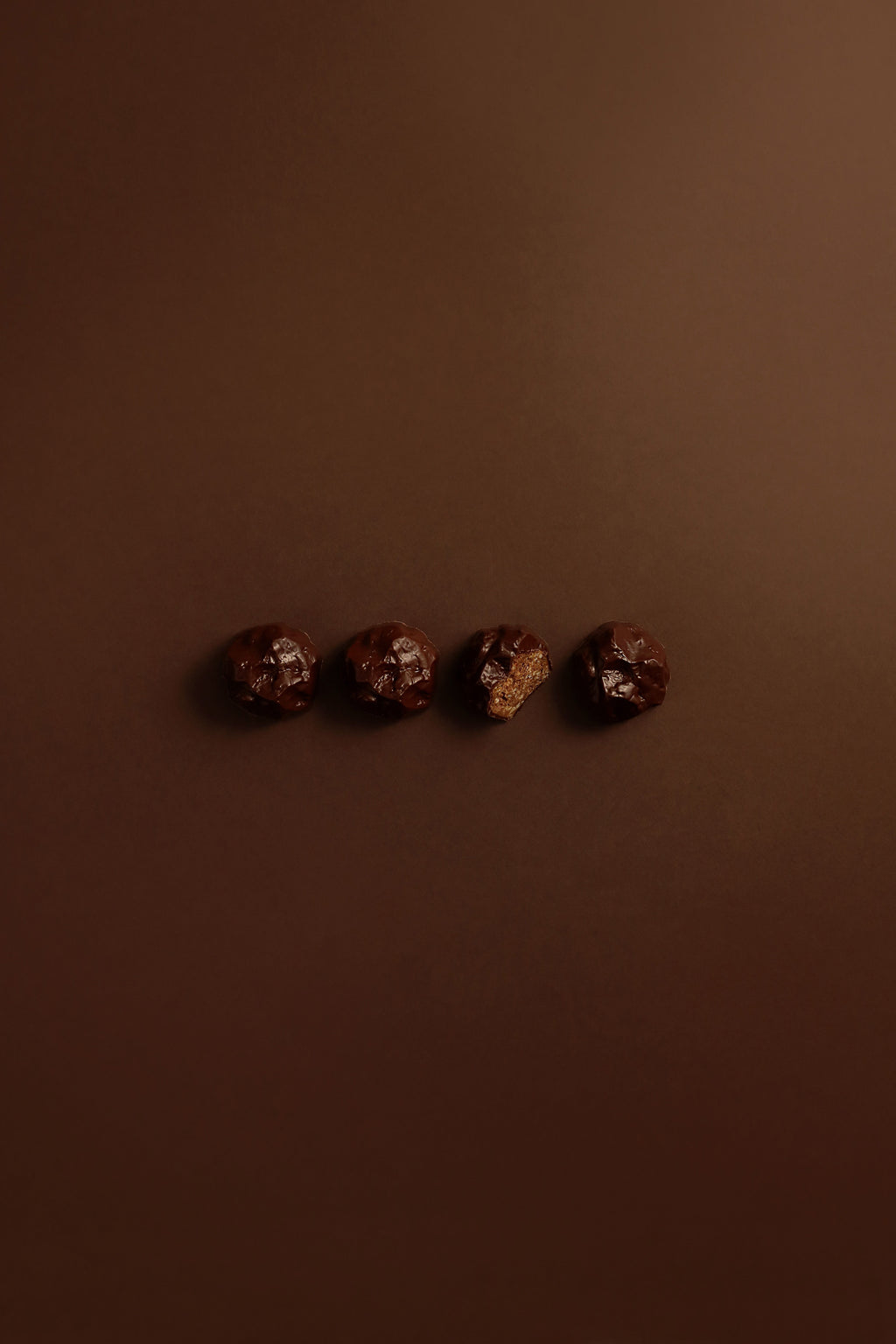 ROCHER NOISETTE 4 PIÈCES CHOCOLAT NOIR