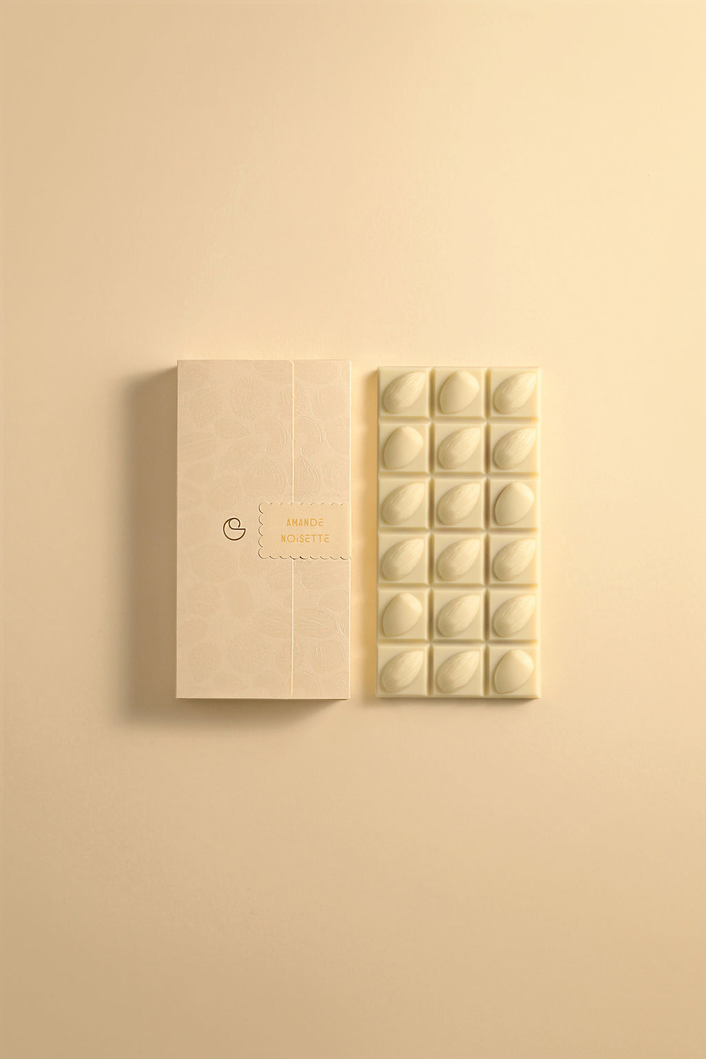 TABLETTE AMANDE NOISETTE CHOCOLAT BLANC