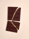 TABLETTE DE CHOCOLAT NOIR, FOURRÉE AU PRALINÉ PISTACHE