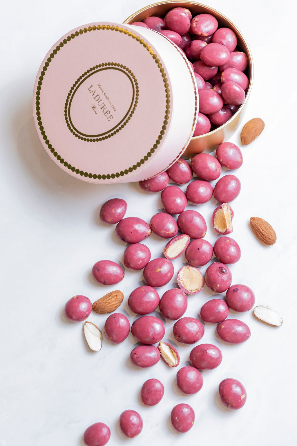 COFFRET DE PERLES CHOCOLATÉES AMANDE ISPAHAN