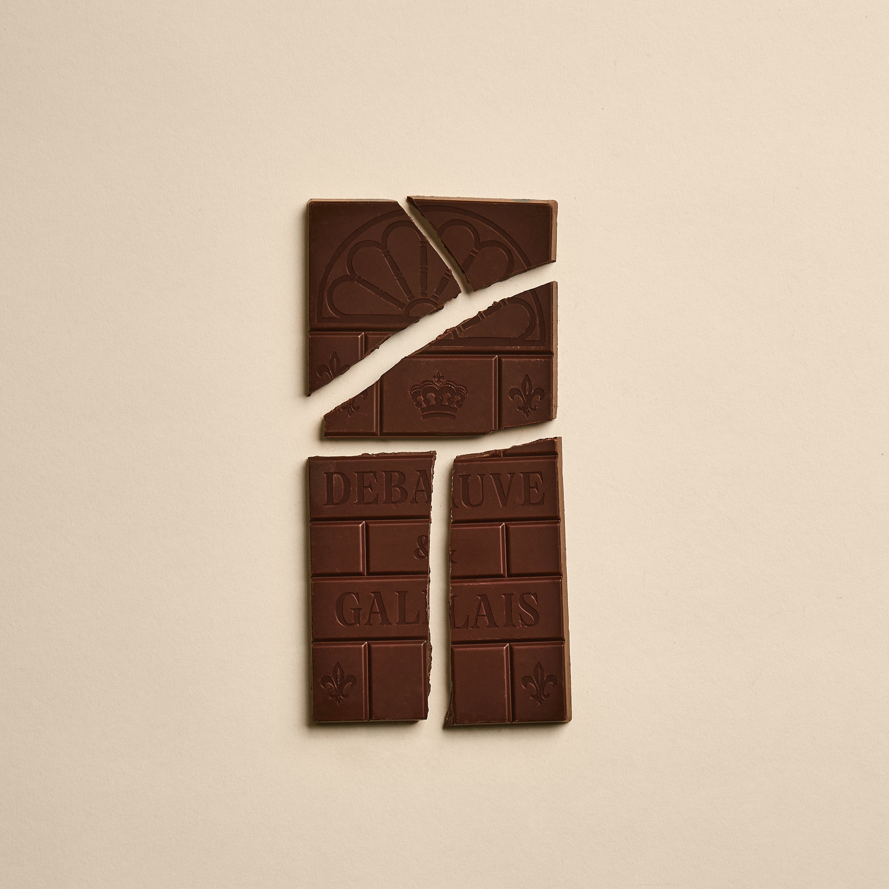 TABLETTE DE CHOCOLAT NOIR AUX GEMMES DE FÈVES
