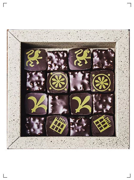 Julien Dechenaud BOITE PAVES VINCENNOIS, パヴェ ヴァンセノワ ジュリアン ドゥシュノー