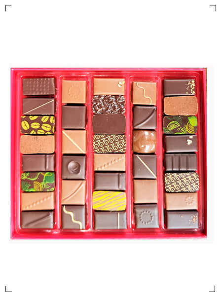 Alban Guilmet COFFRET T2, コフレ T2 36個入り アルバン ギルメ