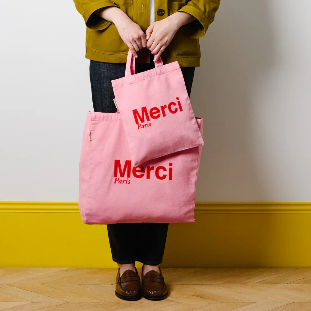 merci」ロゴが映えるシンプルなキャンバストートバッ
