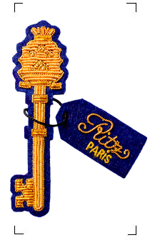 Ritz Paris / RITZ PARIS MACON ET LESQUOY BROCHE CLEF