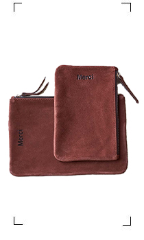 Merci / POCHETTE EN DAIM MUSCAT